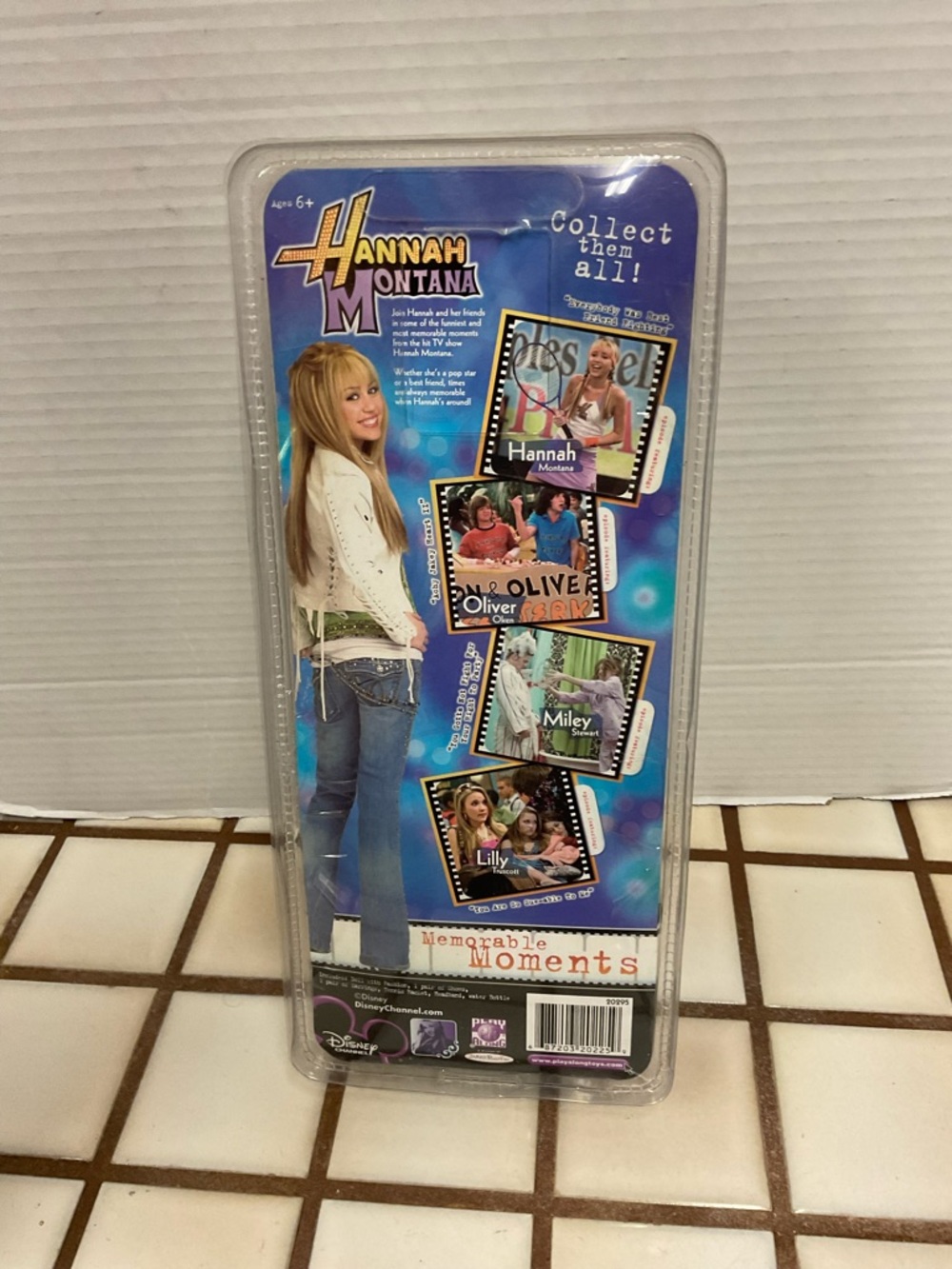 Hannah Montana Tennis Doll with Blue Racket - Picture 3 of 3